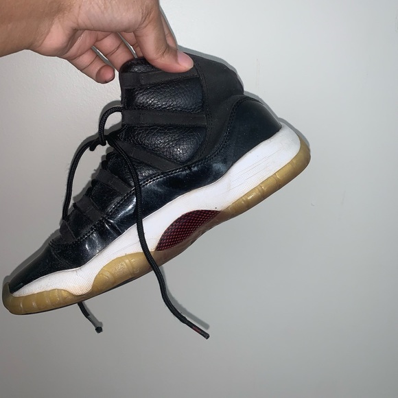 Jordan 11s 72-10 - Picture 3 of 5